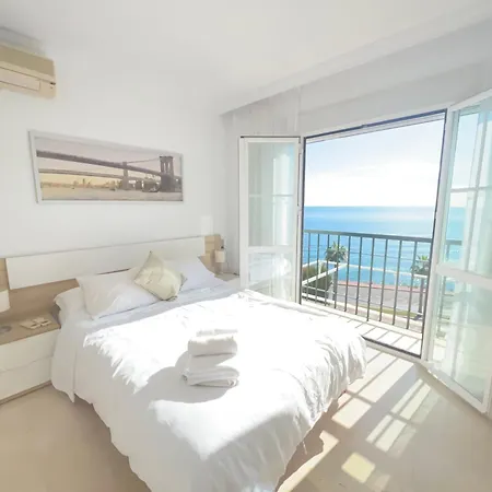 Adosado Frente Al Mar Con Piscina, Benalmadena-costa *